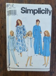 8712 Simplicity Pullover Nightgown 2 Lengths, Pajamas, robe Pattern Lg-XL Uncut